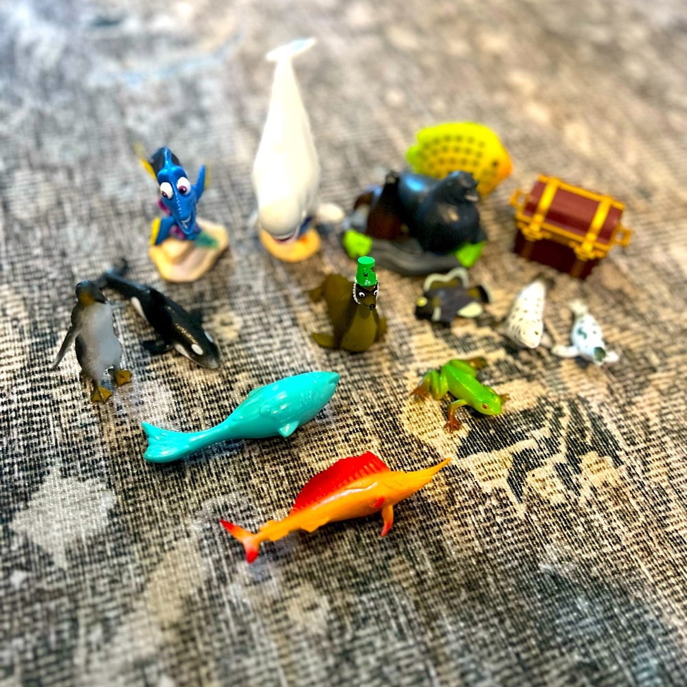 14 Piece Ocean + Nemo Character Lot